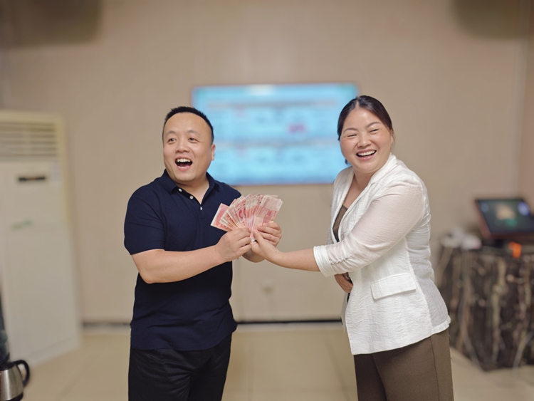 青島伊盛泰數控設備有限公司七月啟動會